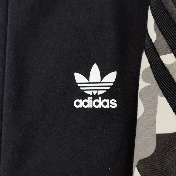 Adidas Medium Size Black And Grey Camouflage Track Jacket Full Zip DN8036 - Picture 2 of 6